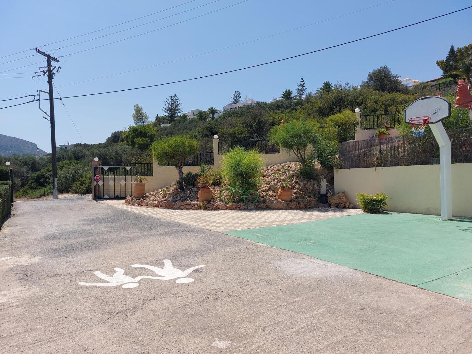דירה View *